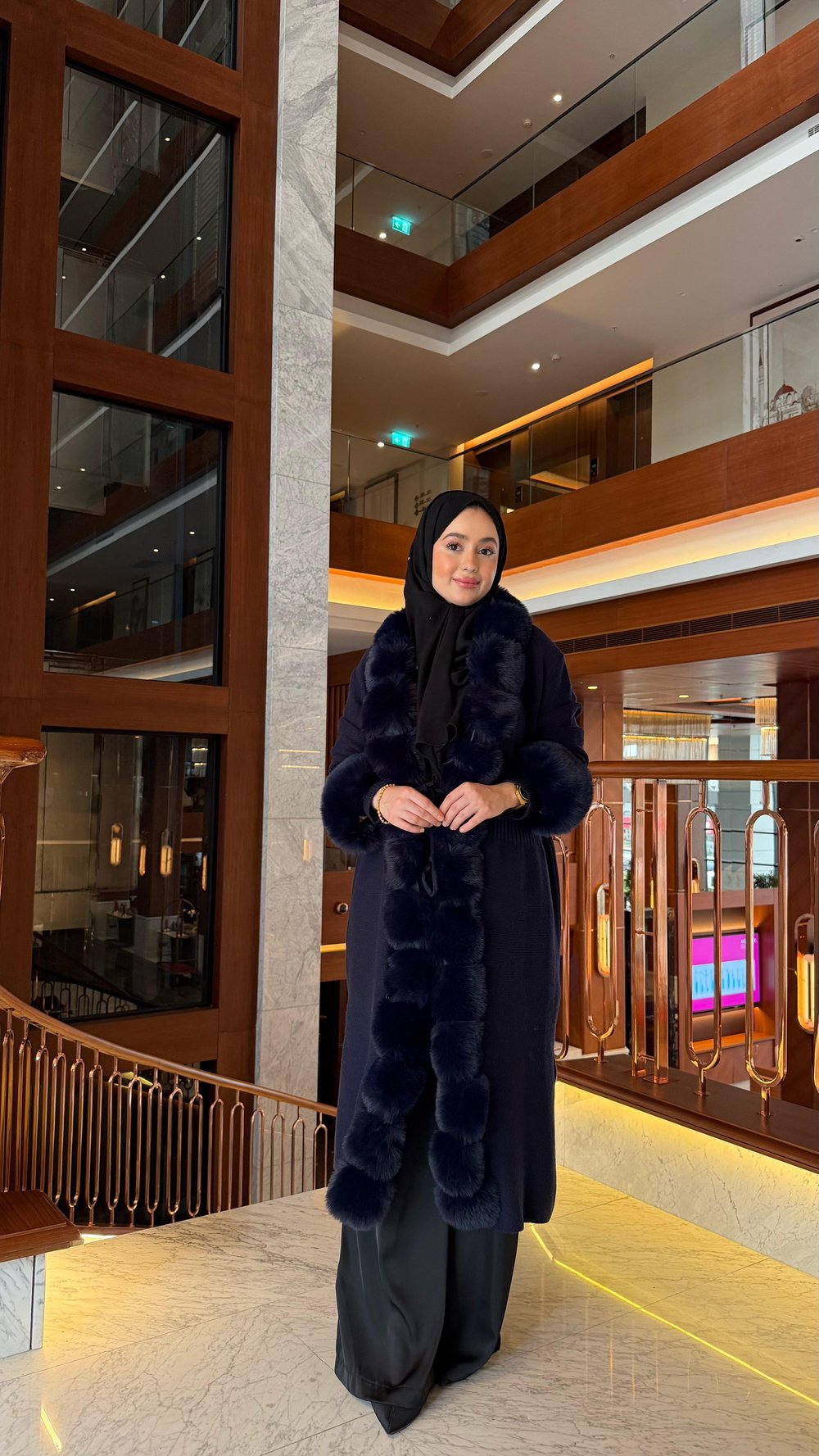 KÜRKLÜ TRİKO HIRKA LACİ