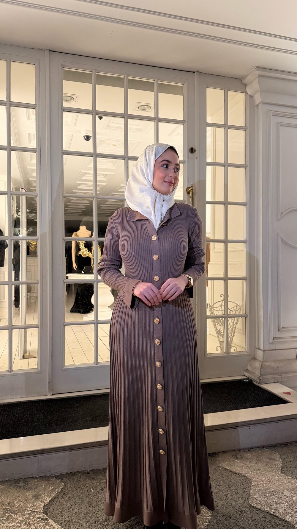ÖNDEN DÜĞMELİ ELBİSE