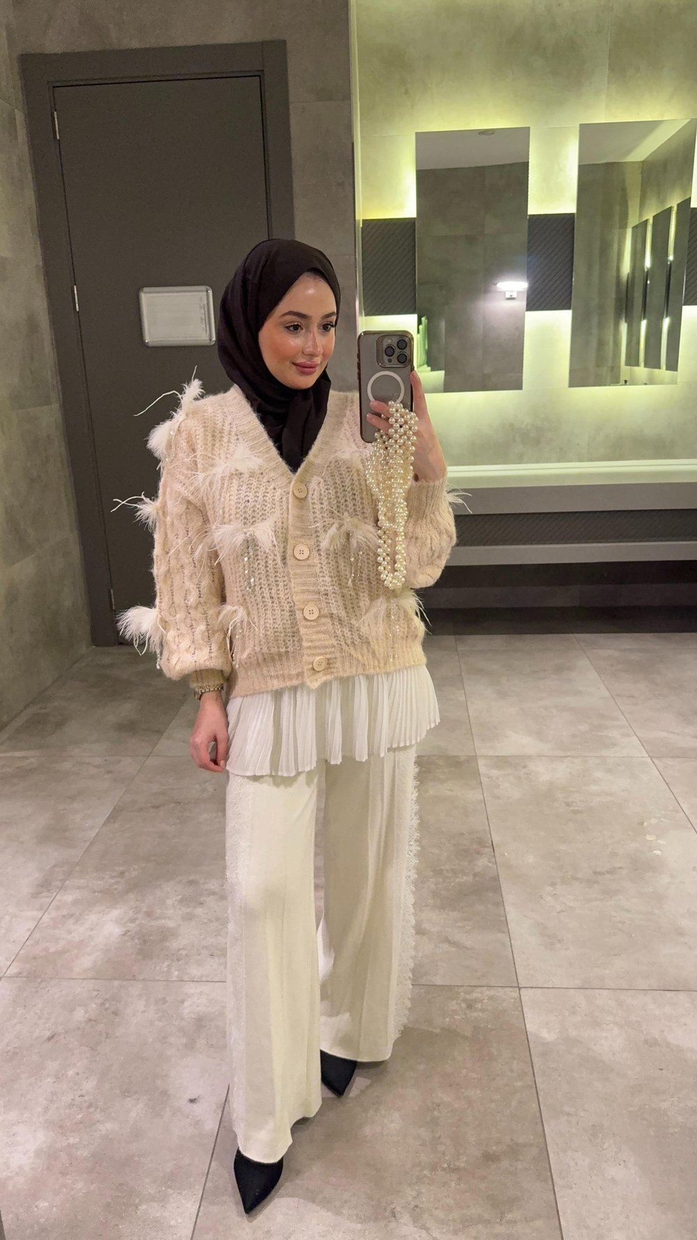 İŞLEMELİ HIRKA KREM