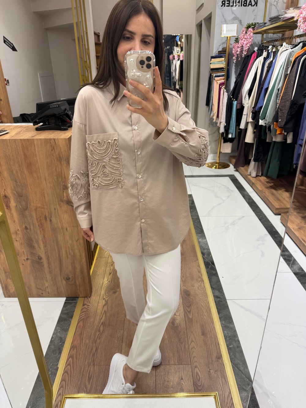 APLİKE DETAYLI PAPER TOUCH GÖMLEK