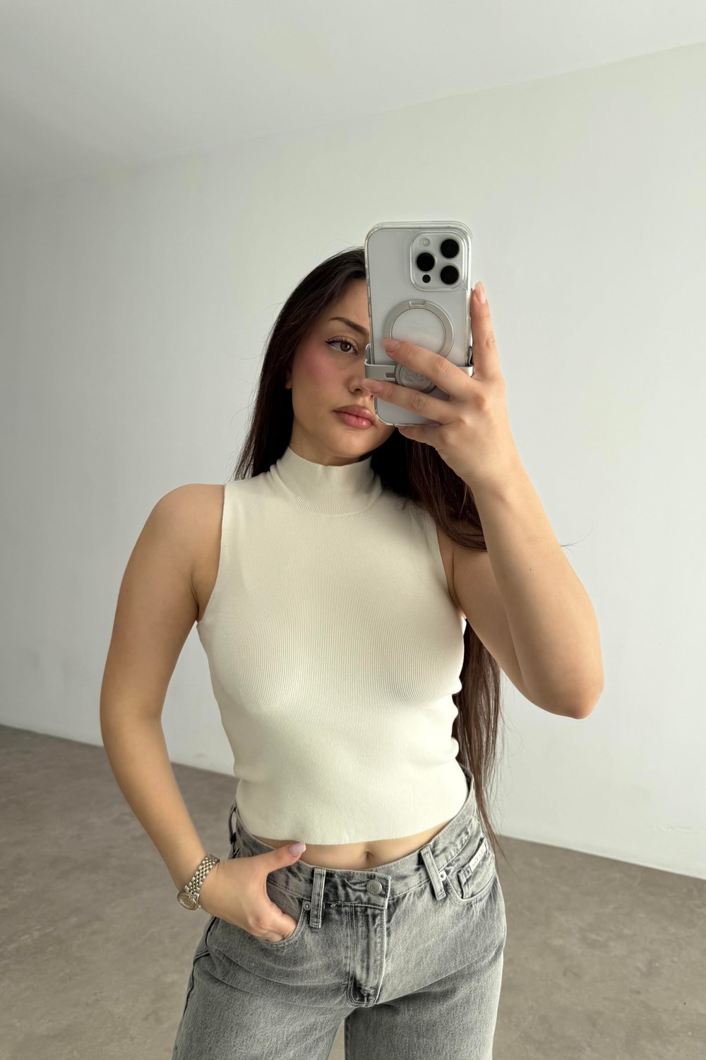 Dik Yakalı Kolsuz Modal Ekru Triko