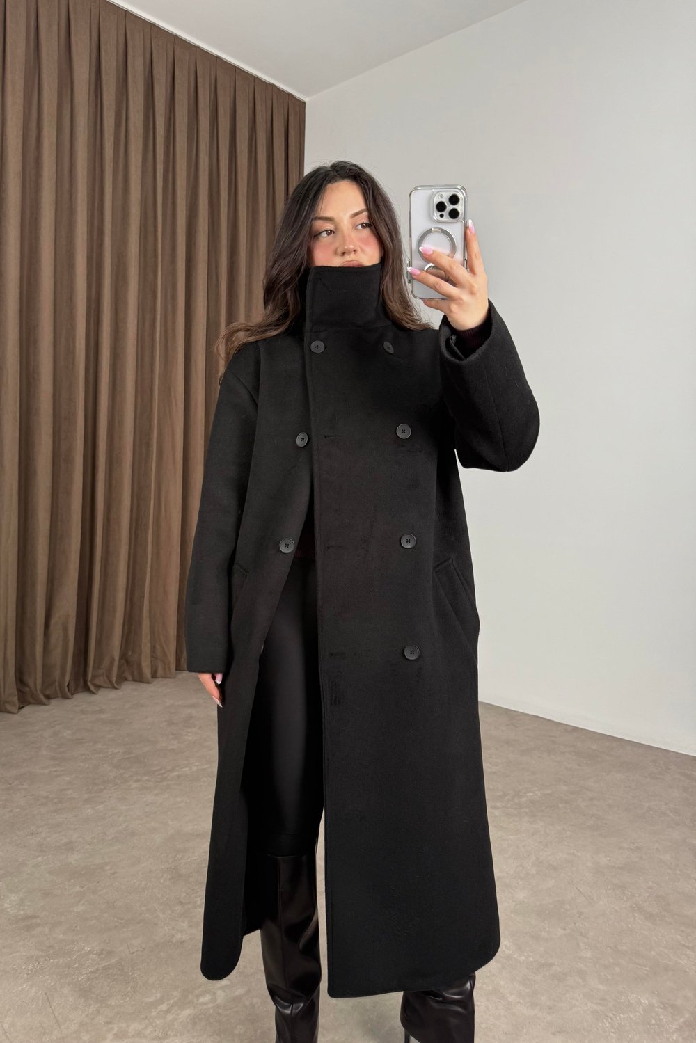 Gaya Dik Yakalı Düğmeli Kuşaklı Siyah Kaban