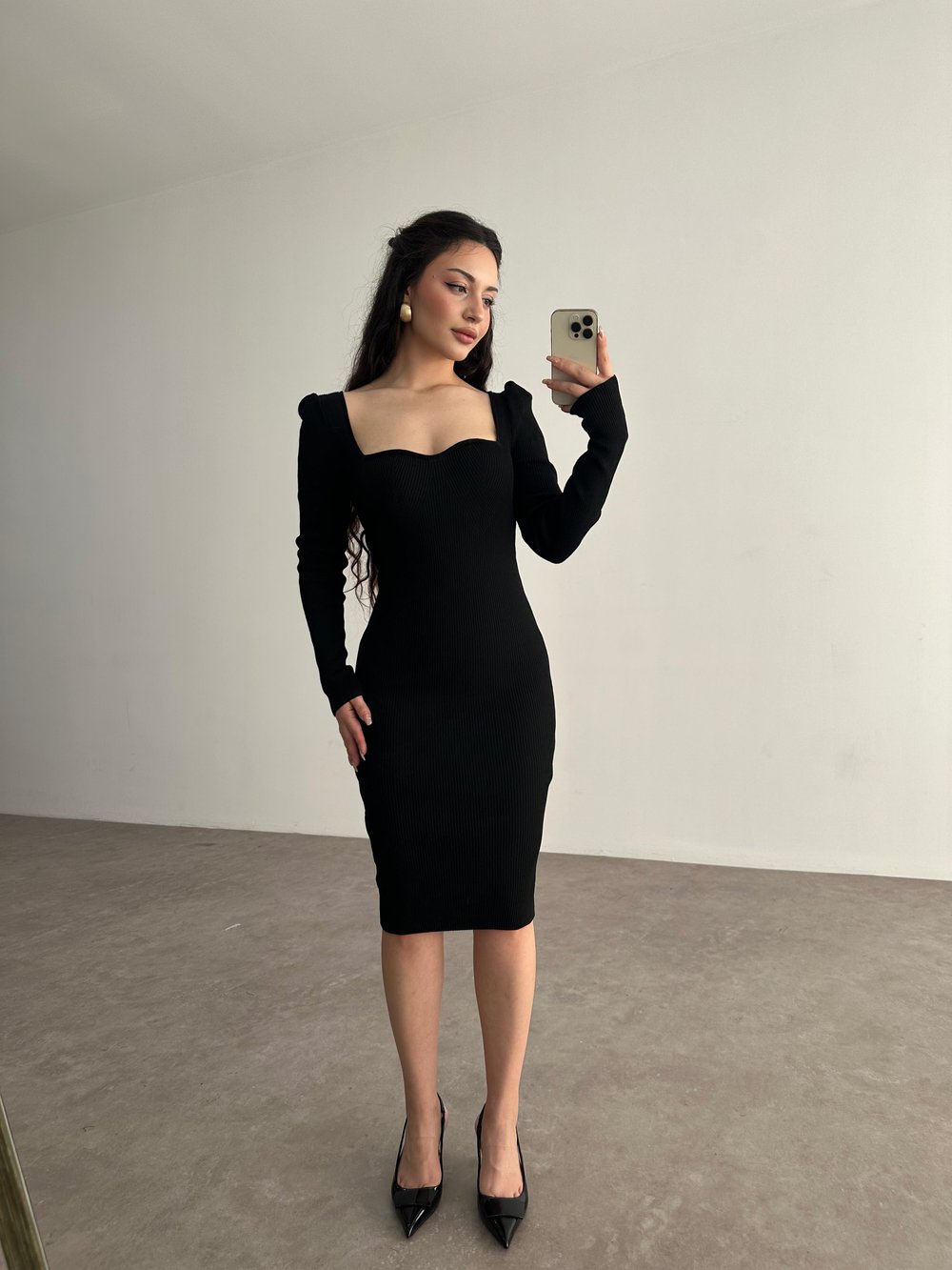 Kaşkorse Kalp Yakalı Siyah Midi Elbise