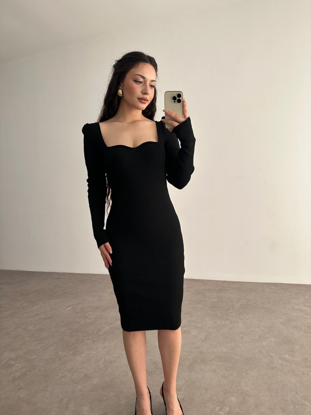 Kaşkorse Kalp Yakalı Siyah Midi Elbise