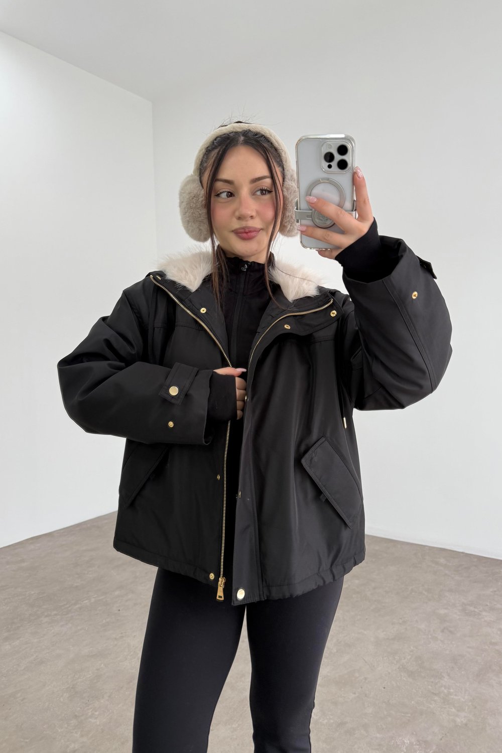 Fermuarlı Kürk Kapüşonlu Siyah Mont