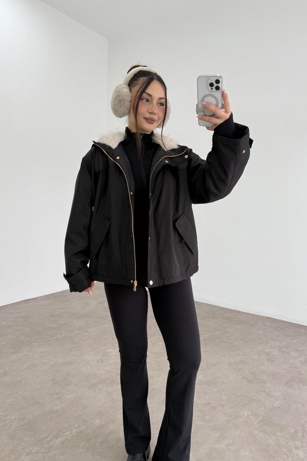 Fermuarlı Kürk Kapüşonlu Siyah Mont