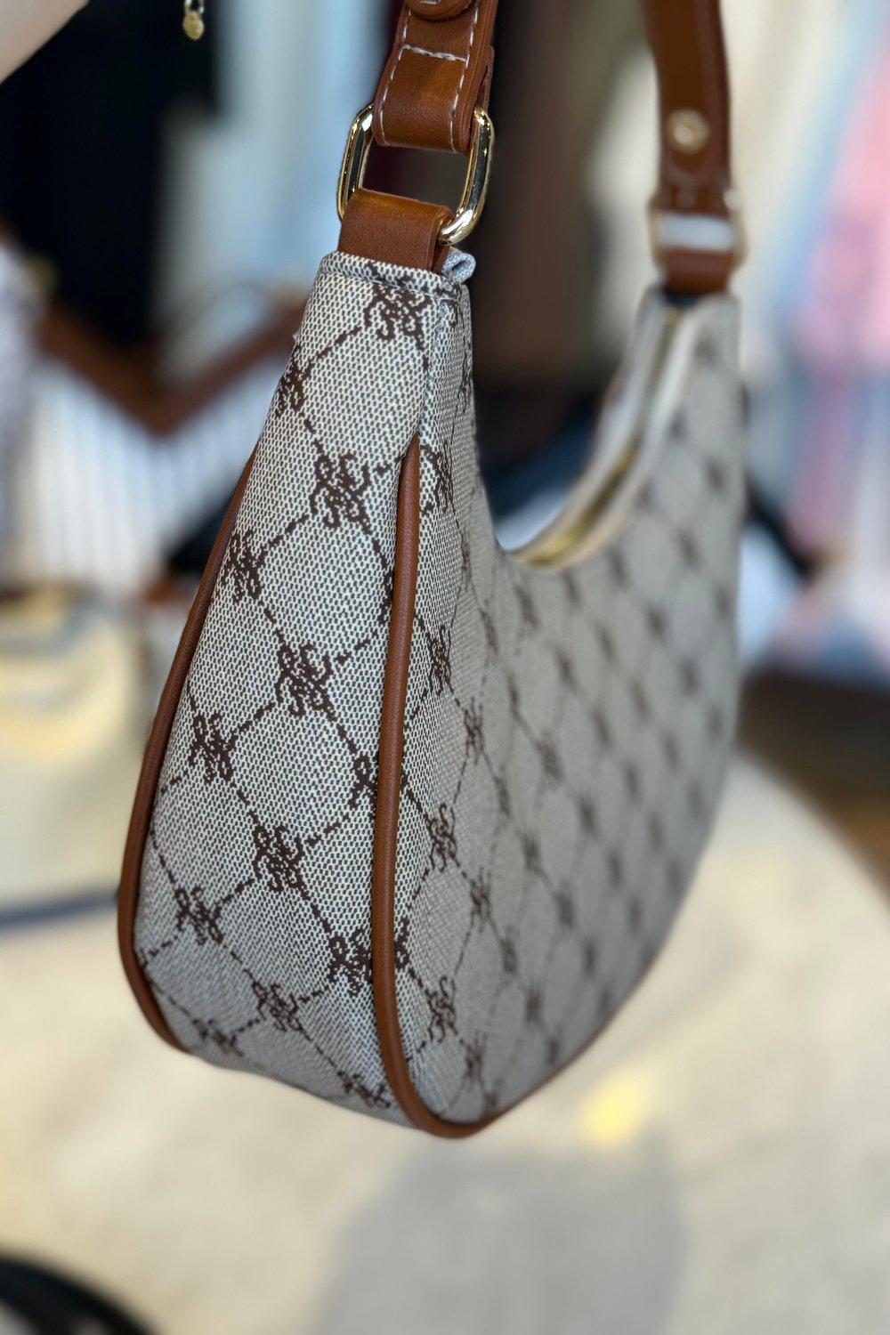 Monogram Desenlı Askılı Çanta