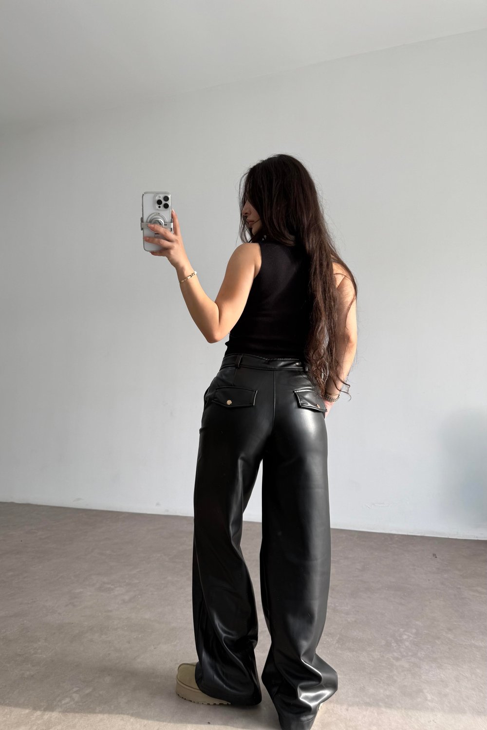 Premium Dikiş Detaylı Siyah Deri Pantolon