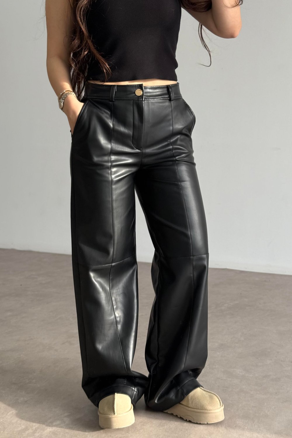 Premium Dikiş Detaylı Siyah Deri Pantolon