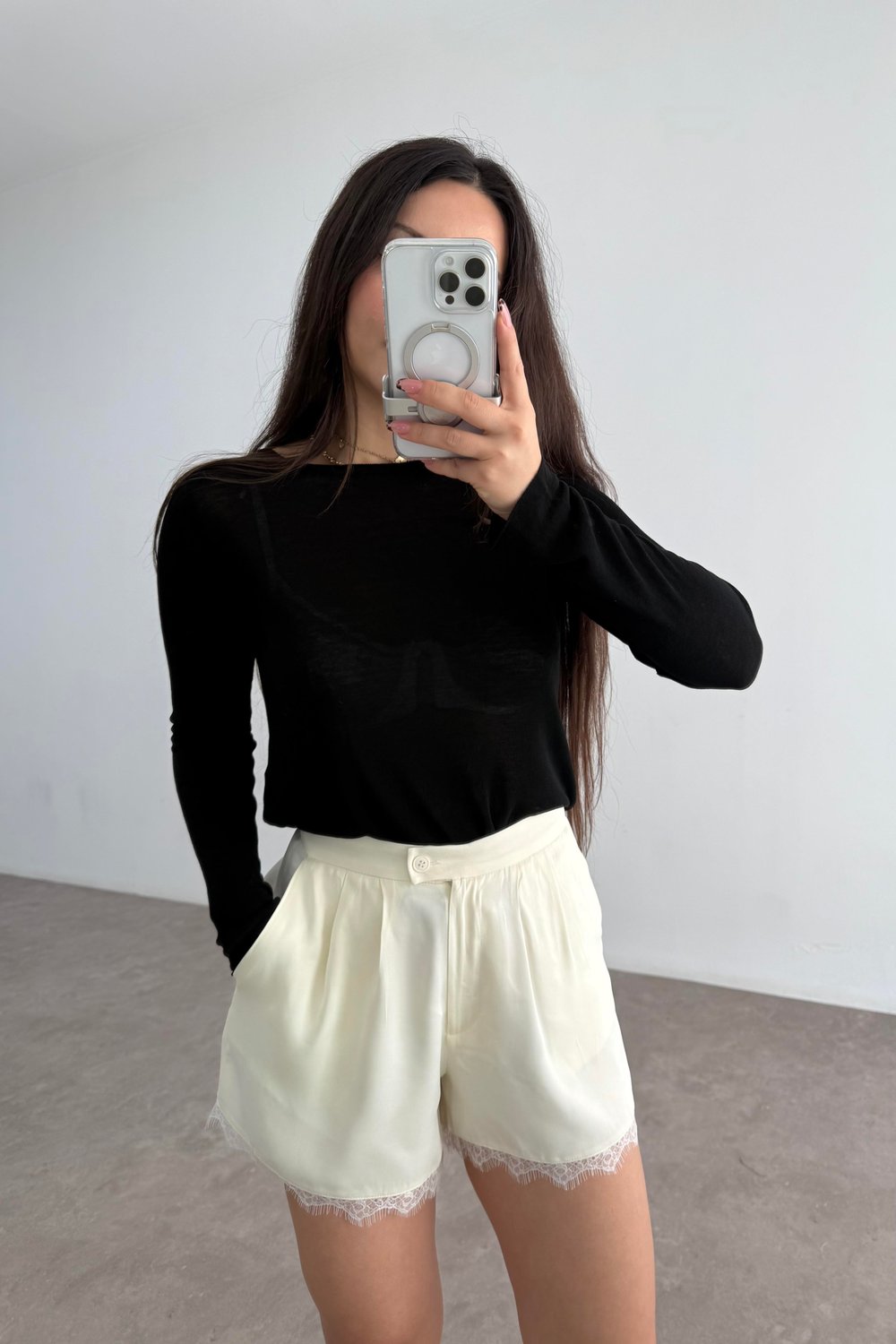 Premium İpek Saten Ekru Dantelli Şort