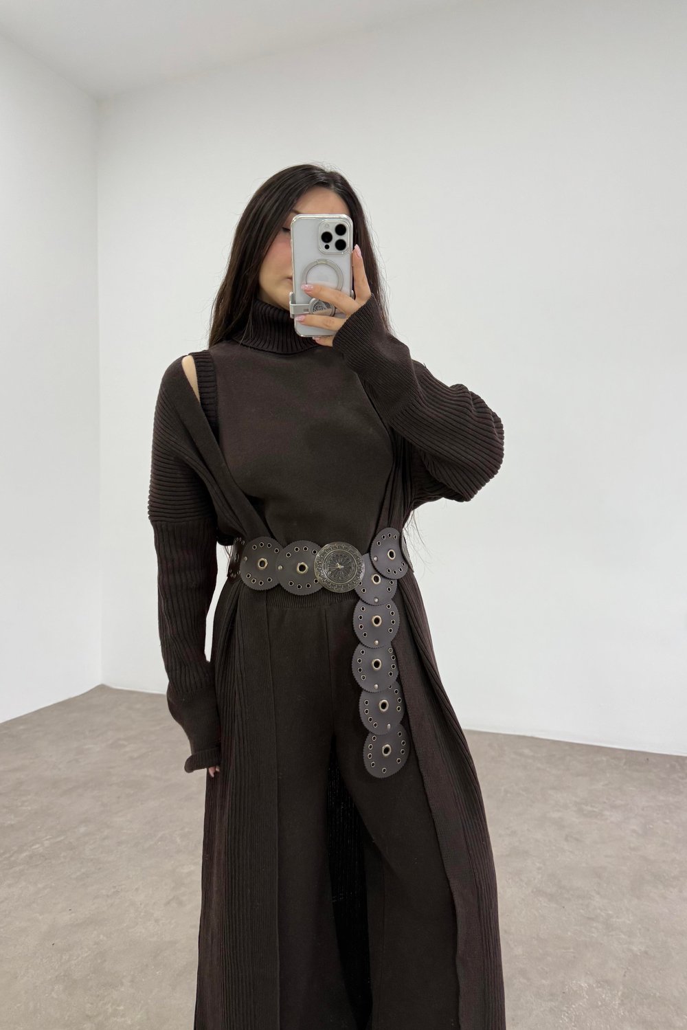 Uzun Hırkalı Pantolonlu Üç Parça Kahve Takım