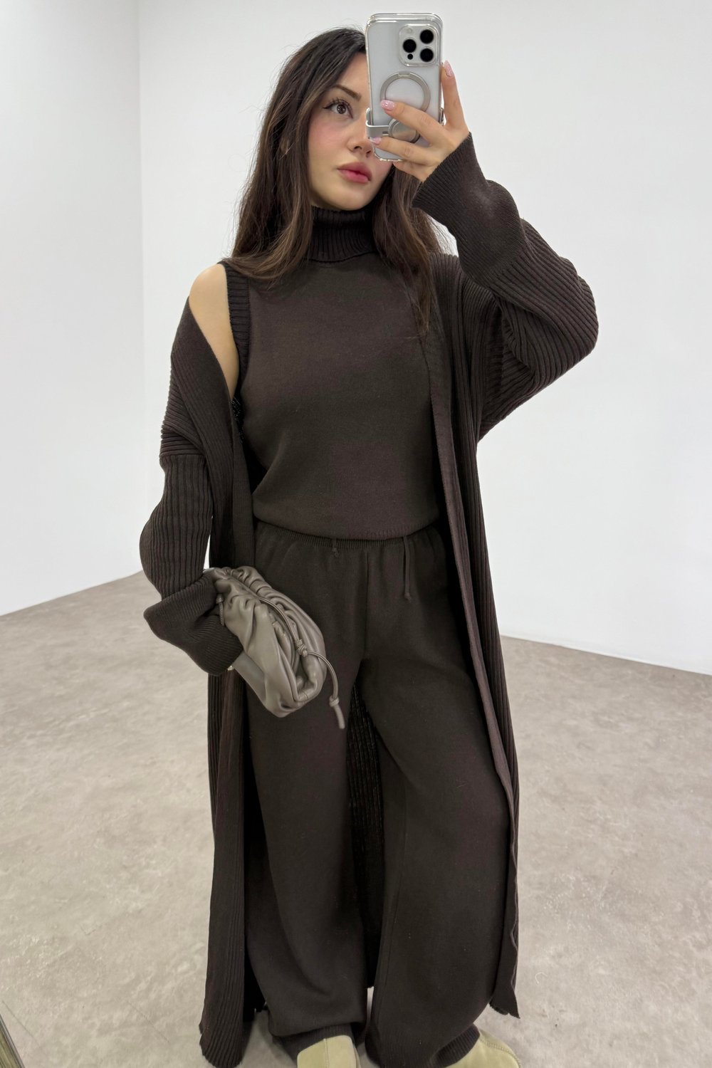 Uzun Hırkalı Pantolonlu Üç Parça Kahve Takım