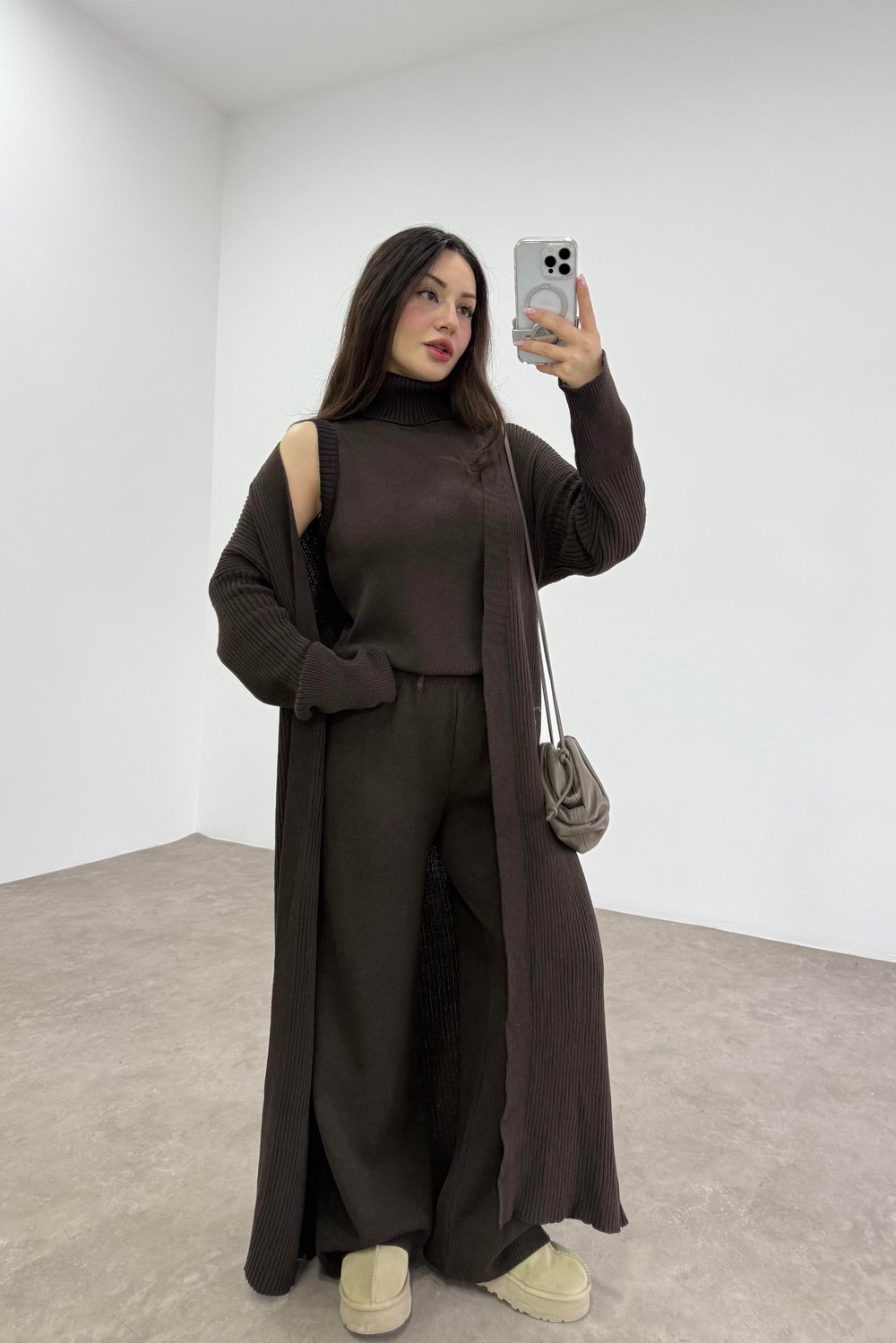 Uzun Hırkalı Pantolonlu Üç Parça Kahve Takım