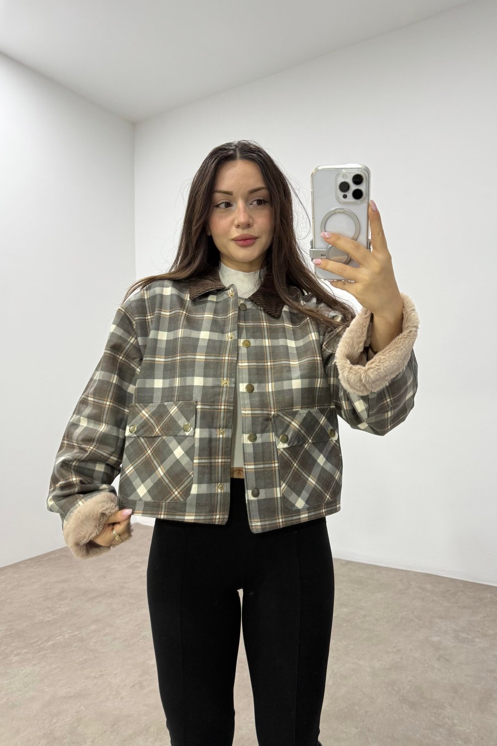 Yeşil Ekoseli İçi Polar Kürklü Su Geçirmez Mont