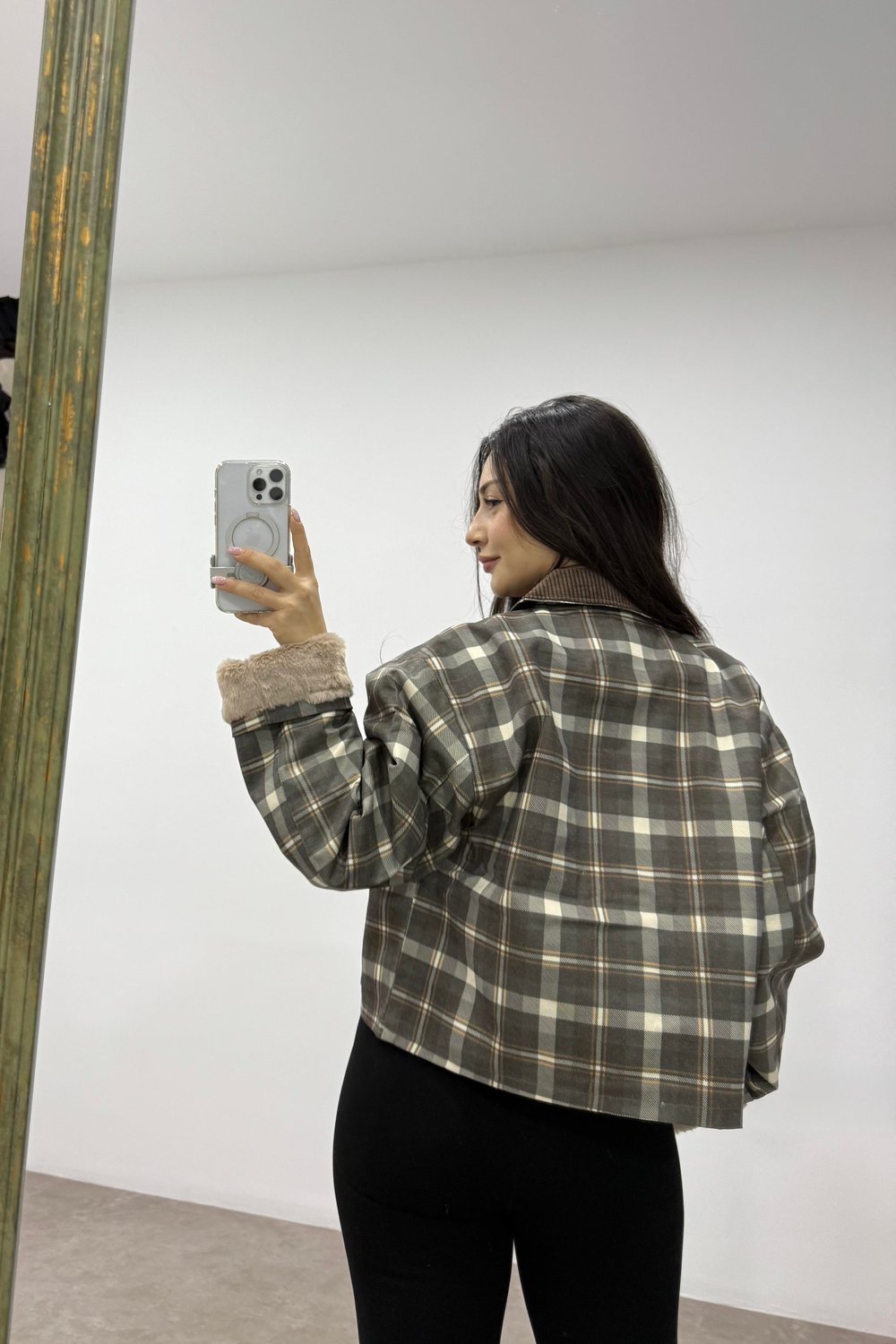 Yeşil Ekoseli İçi Polar Kürklü Su Geçirmez Mont