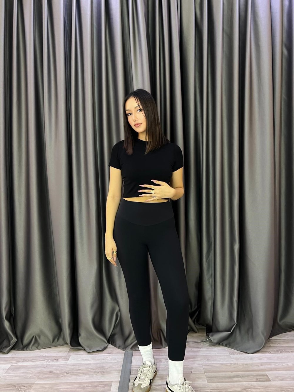 Kısa Kollu Siyah Crop Top 