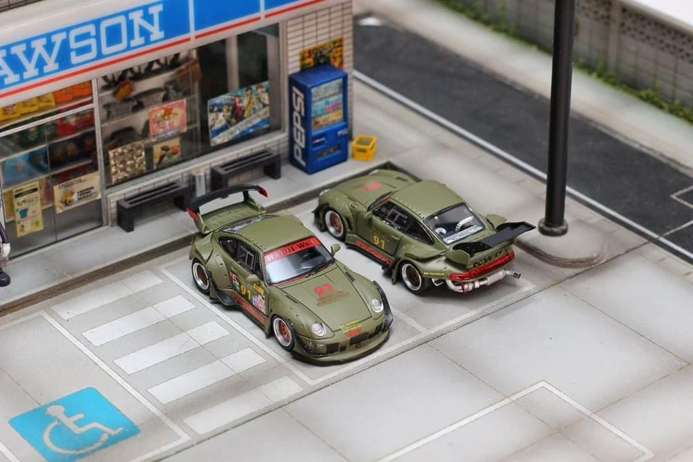 Street Weapon 1:64 Porsche RWB 993 Matte Green -Low Tail