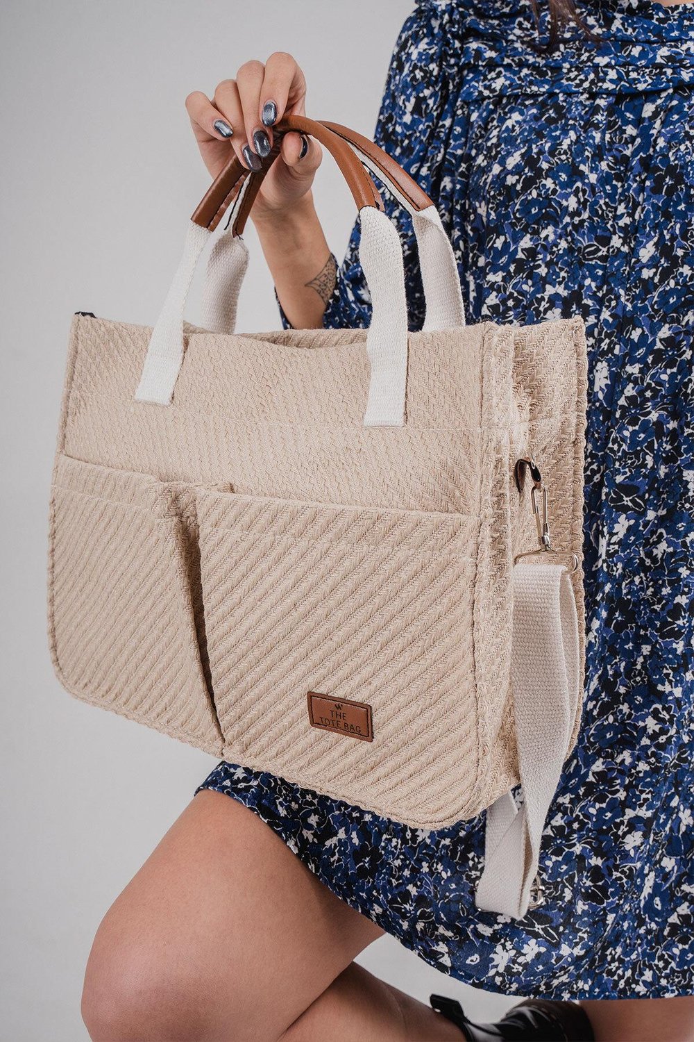 ÜÇ GÖZLÜ THE TOTE BAG DESENLİ BEJ CANVAS KADIN OMUZ ÇANTA