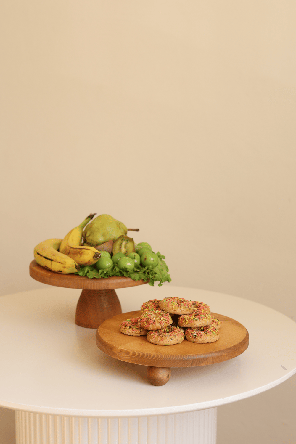 2 Li Risus&lucca Top Ayaklı 25 Cm Ve 25 Ahşap Yuvarlak Pasta Sunum Servis Tabağı Seti