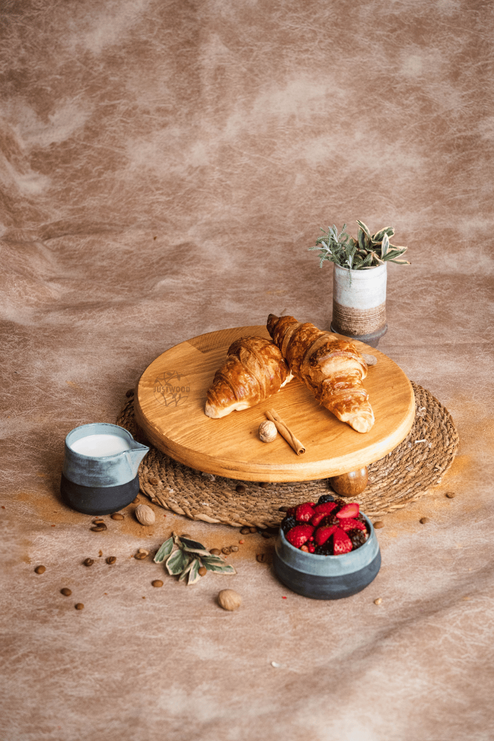 Risus Top Ayaklı 29 Cm Ahşap Yuvarlak Pasta Sunum Servis Tabağı
