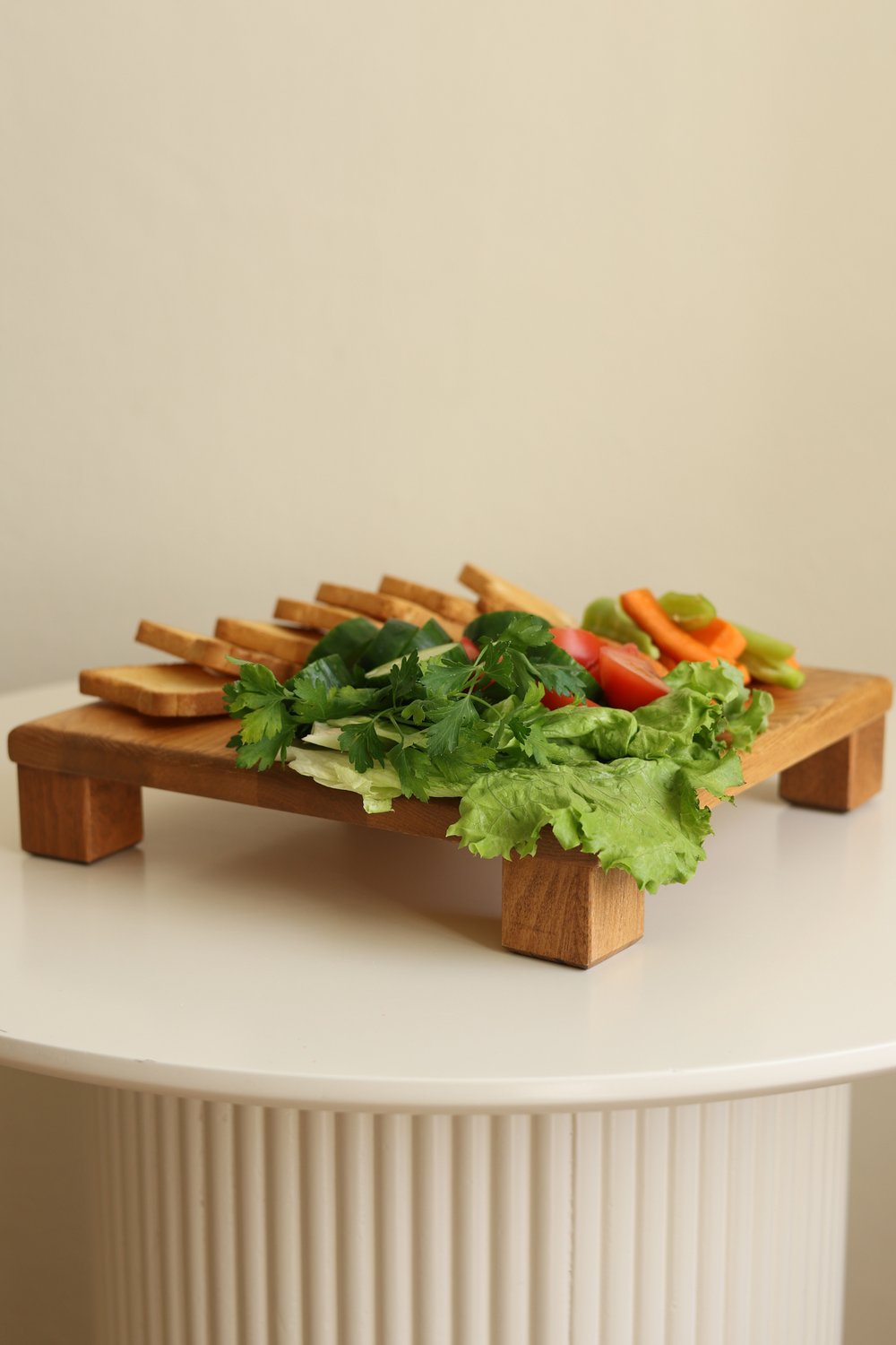 Tityos Küp Ayaklı 30x30 Cm Ahşap Kare Pasta Sunum Servis Tabağı