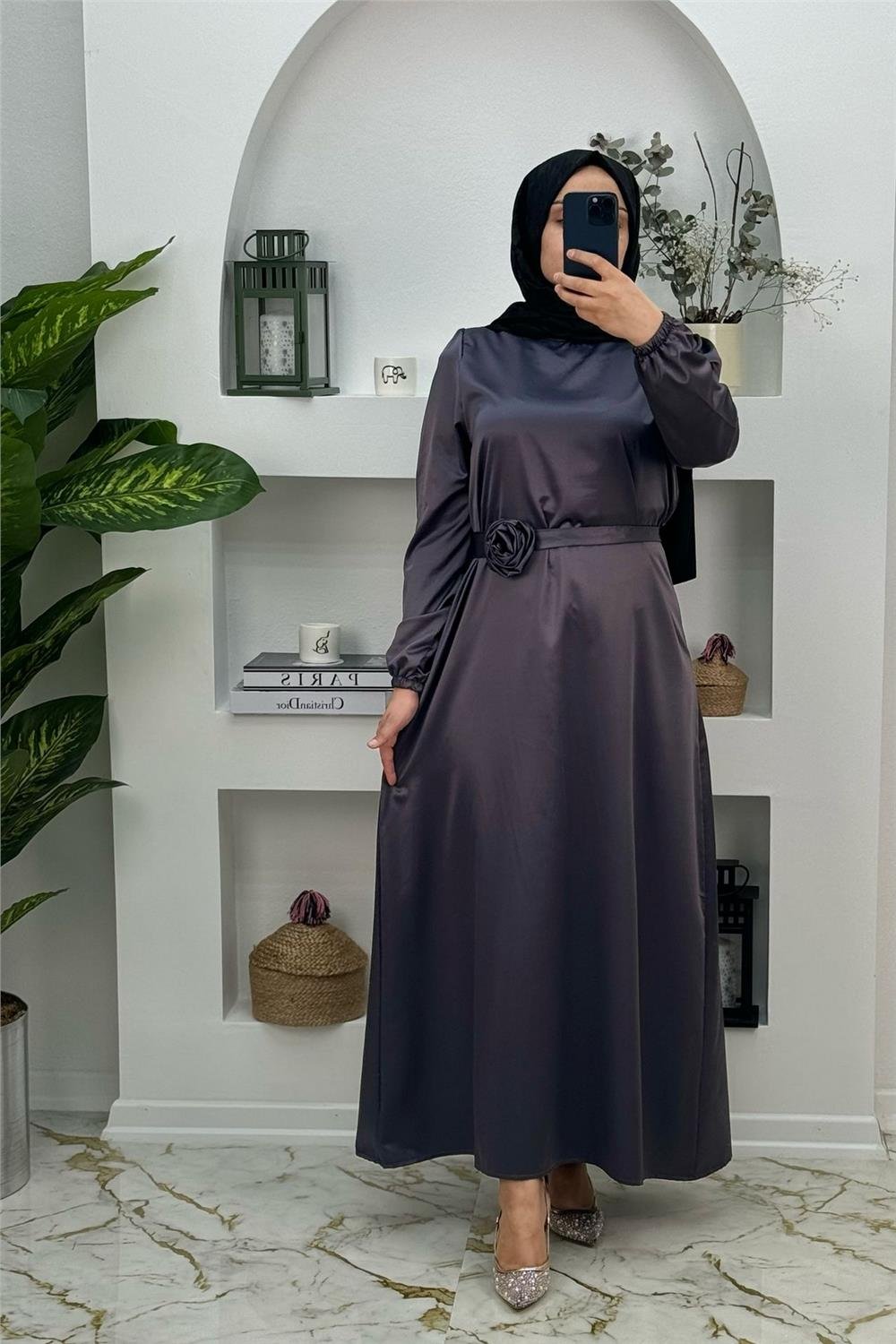 Saten Kumaş Yeni Sezon Pamuklu Güllü Seyyar Kemerli Elbise Antrasit