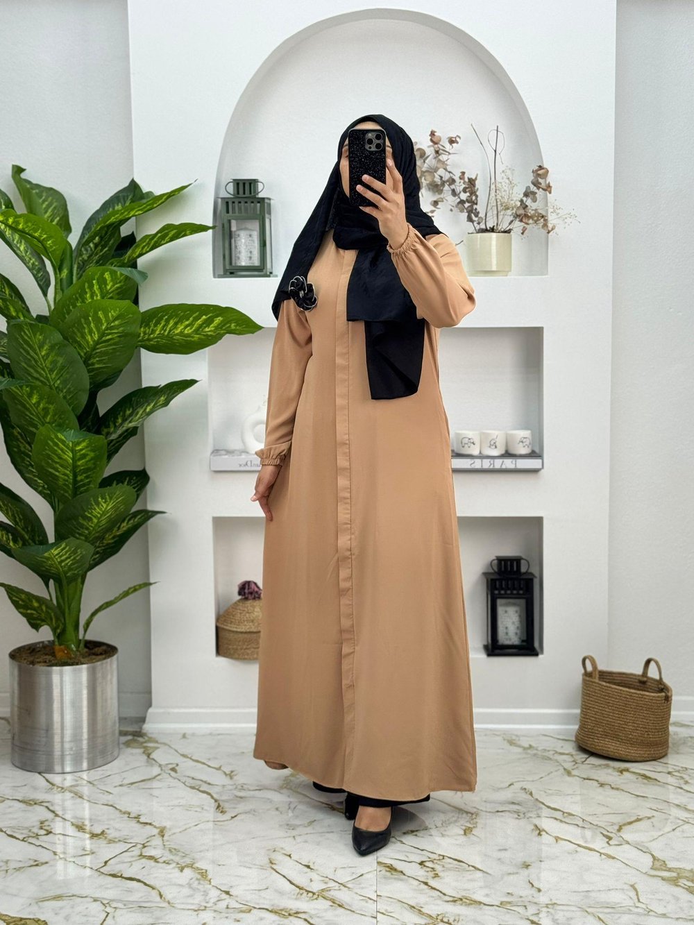 5621 Yeni Sezon Medine İpegi Gizli Fermuarlı Gül Detaylı Ferace Renk  Açık Kahve