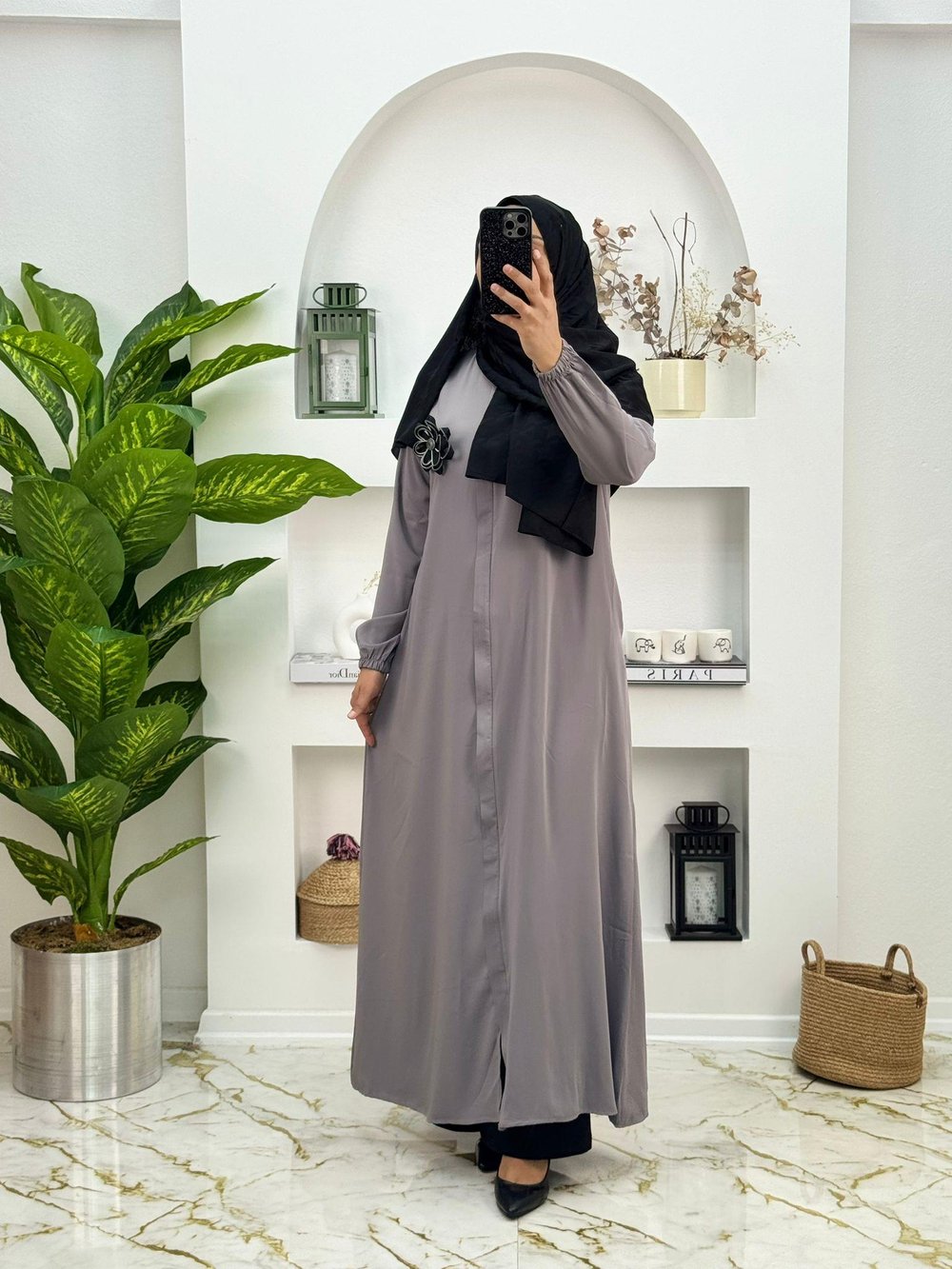 5621 Yeni Sezon Medine İpegi Gizli Fermuarlı Gül Detaylı Ferace Renk  Açık Gri