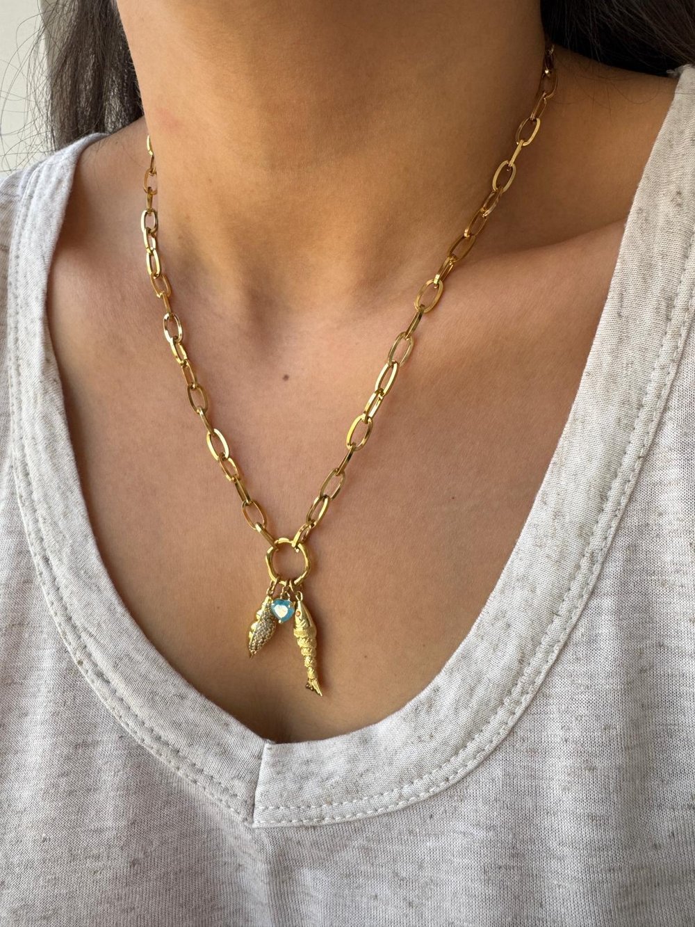 Çelik İstiridye Charmlı Zincir Kolye