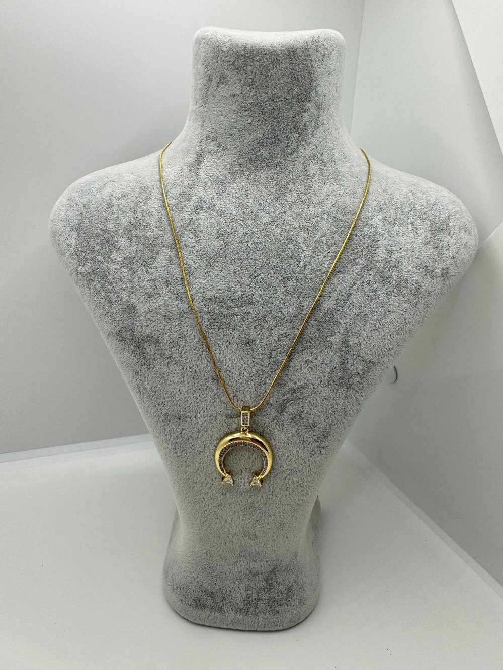 Çelik Taşlı Ay Kolye