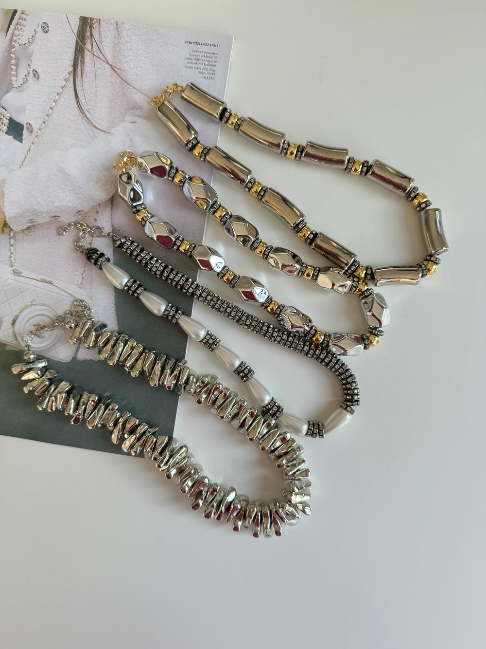 Gri-Gold Boru Boncuk Kolye