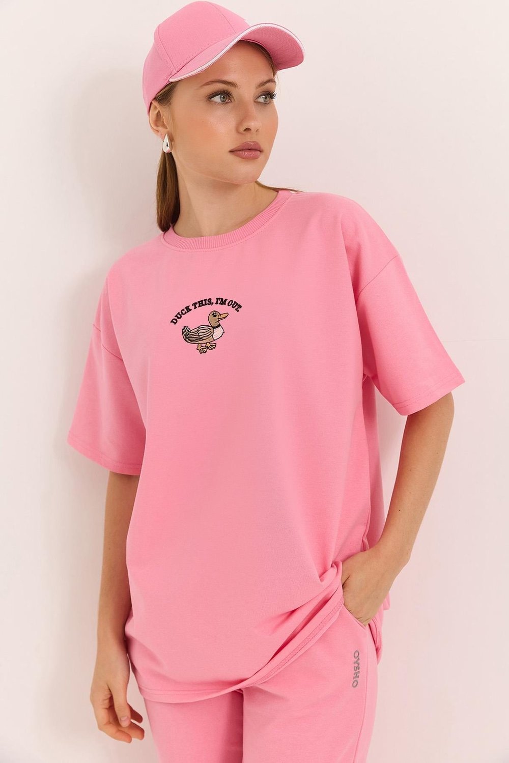 Pembe Ördek Nakışlı Oversize Tişört