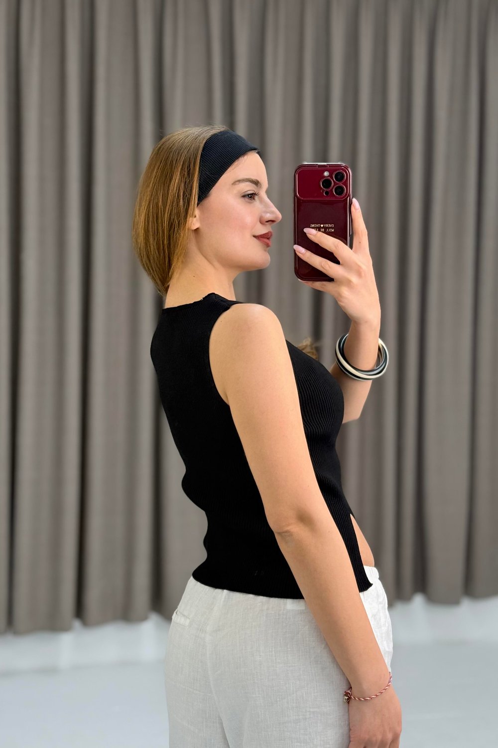 Siyah Yırtmaçlı Tasarım Triko Bluz