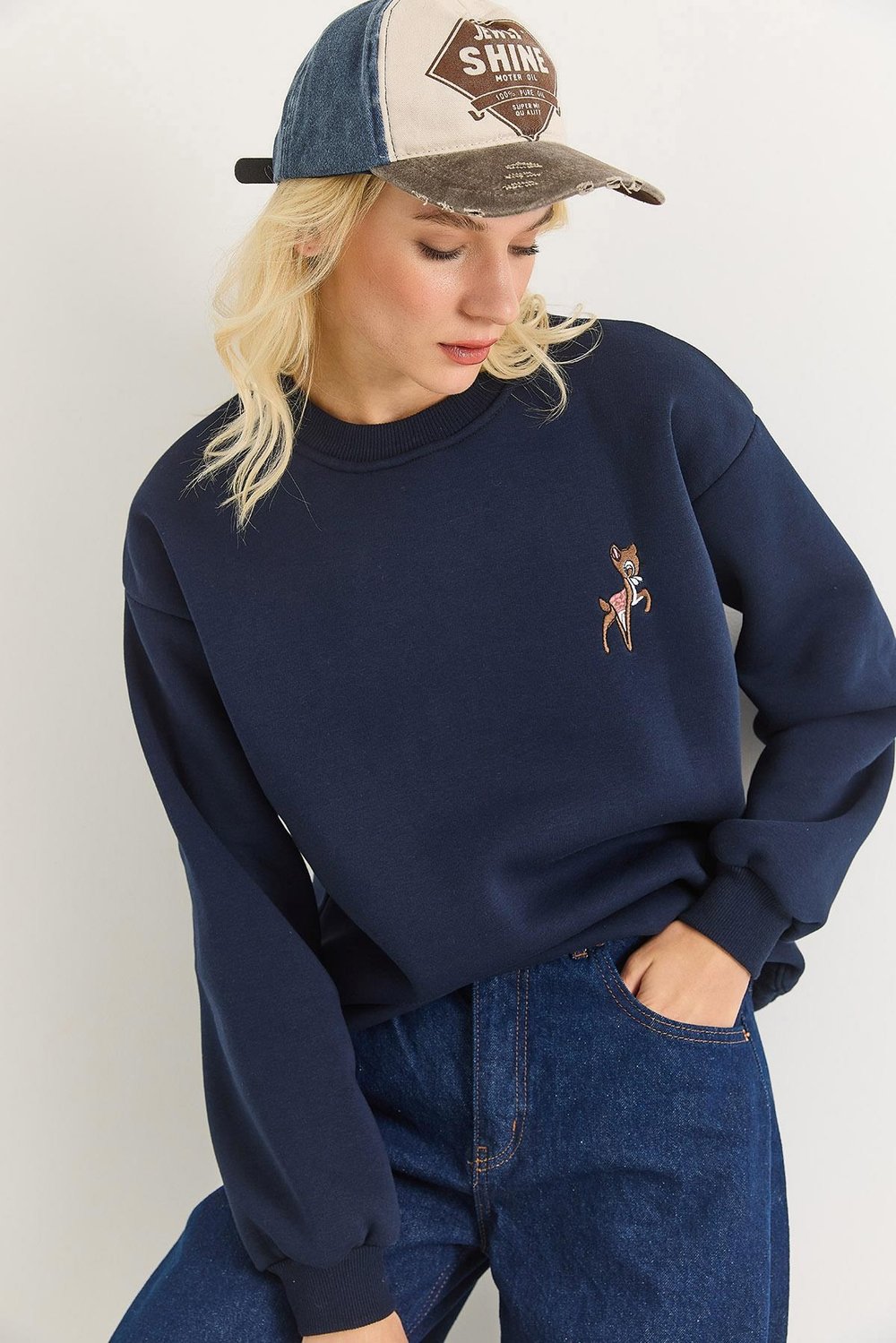 Lacivert Geyik Nakışlı Sweatshirt