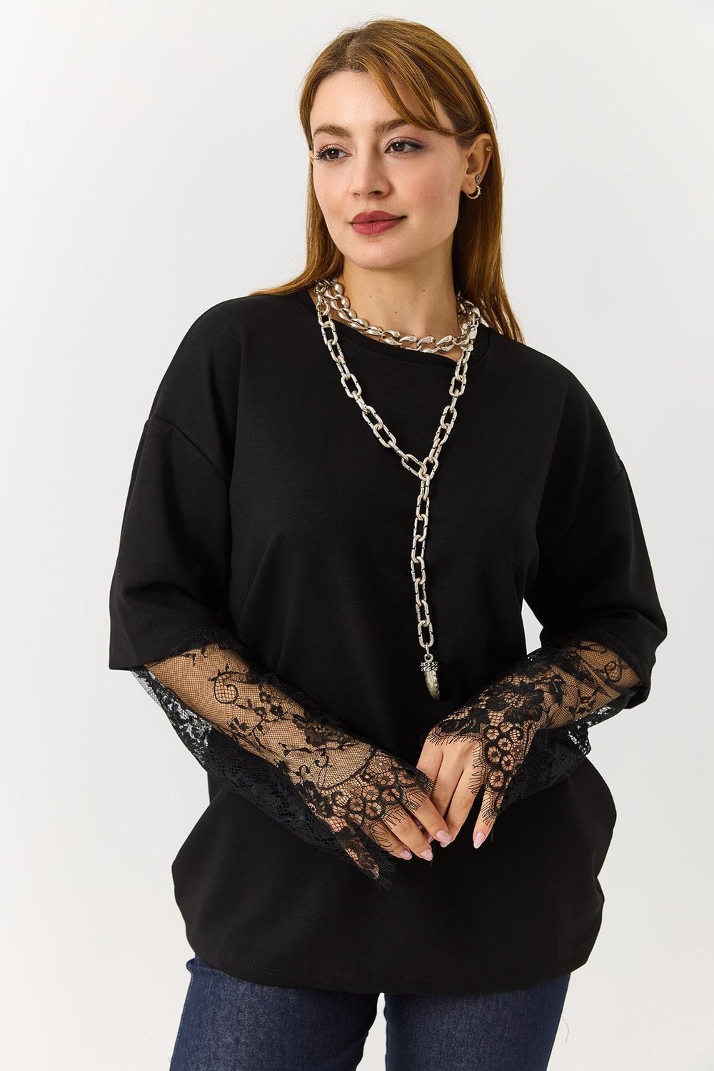 Siyah Kolu Dantelli Oversize Tişört