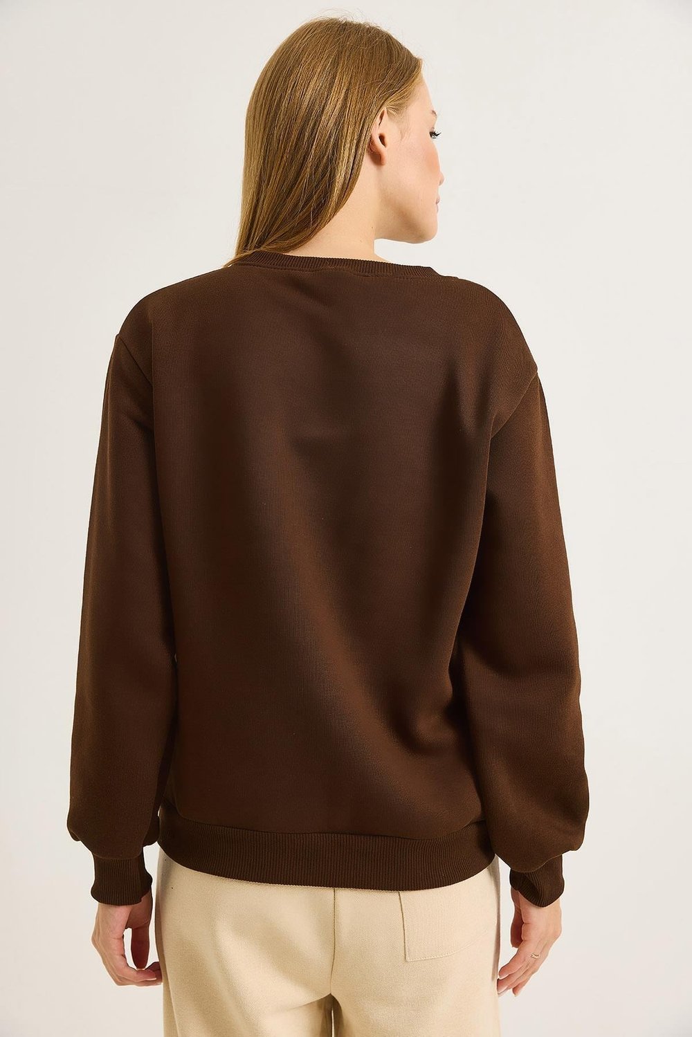 Kahverengi Labubu İşlemeli Sweatshirt