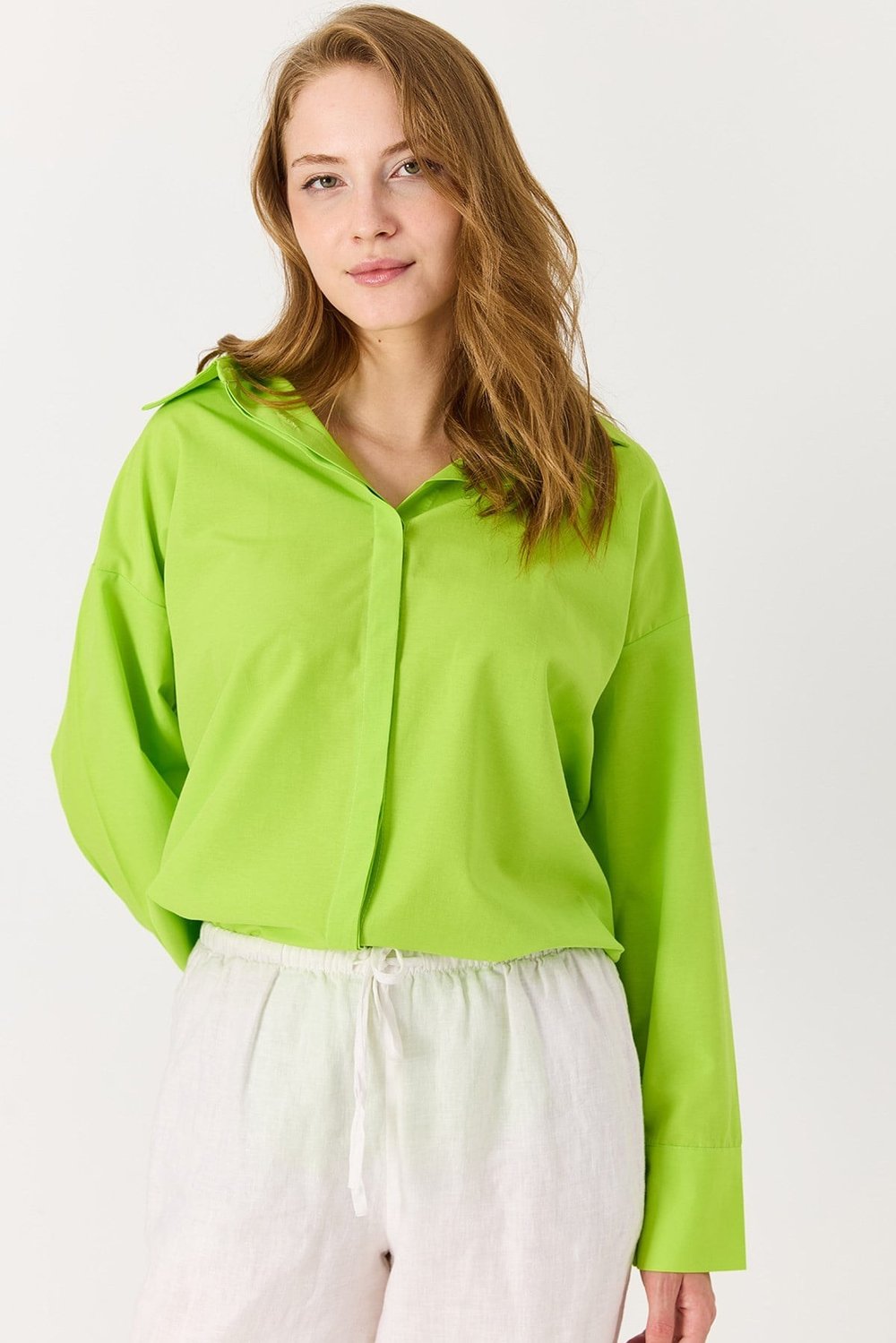 Fıstık Yeşili Oversize Basic Gömlek