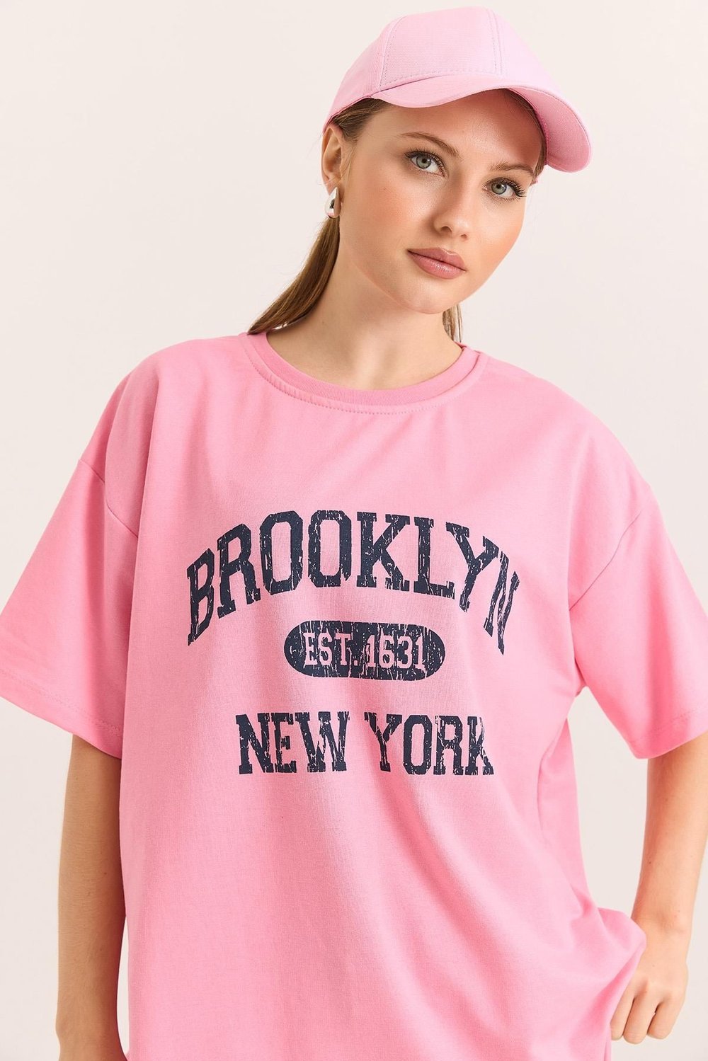 Pembe Brooklyn Baskılı Oversize Tişört