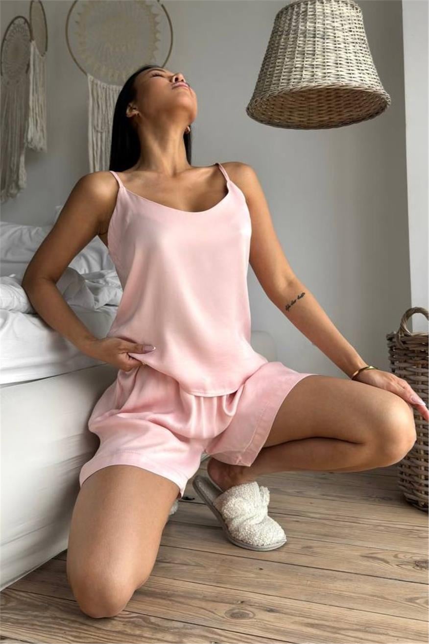 Düz Pudra Askılı ve Şortlu Floş Saten Pijama Takımı