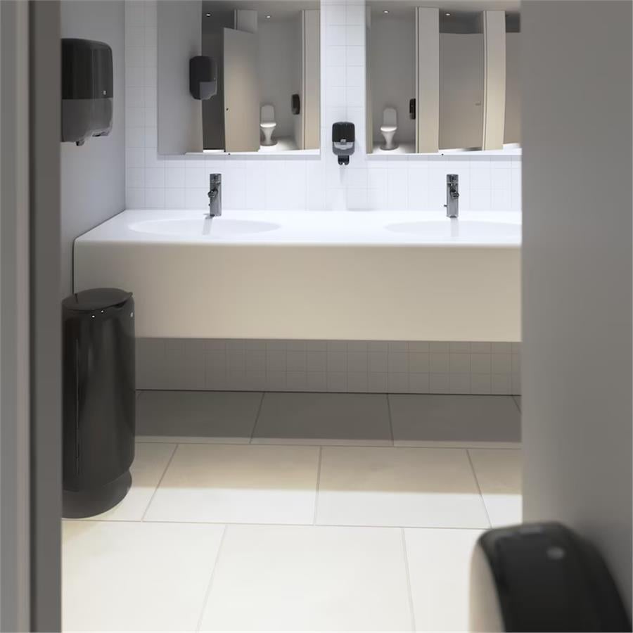 Tork Matic® Hareketli Havlu Dispenseri Siyah