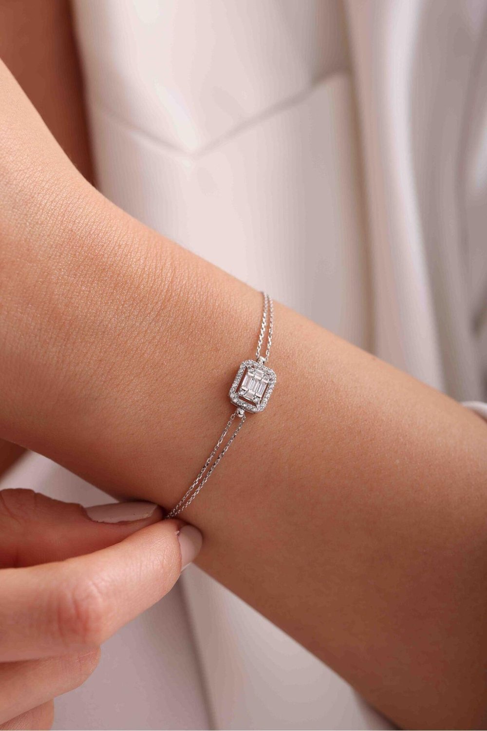 5 Baget Stone Hayalet Beyaz Gold Bracelet