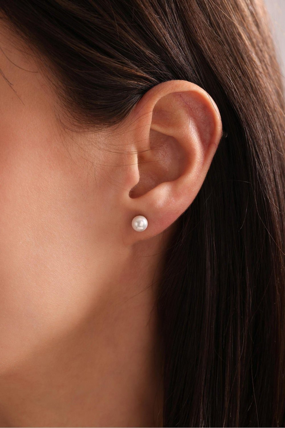 Beyaz Pearl Top Earring