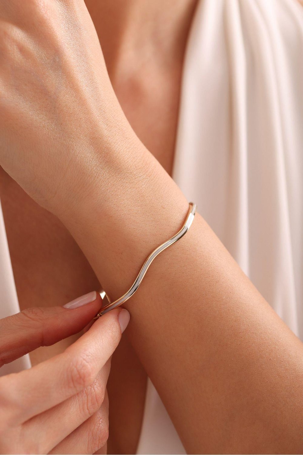 Dalga Model Beyaz Sedef Mineli Waand  Bangle