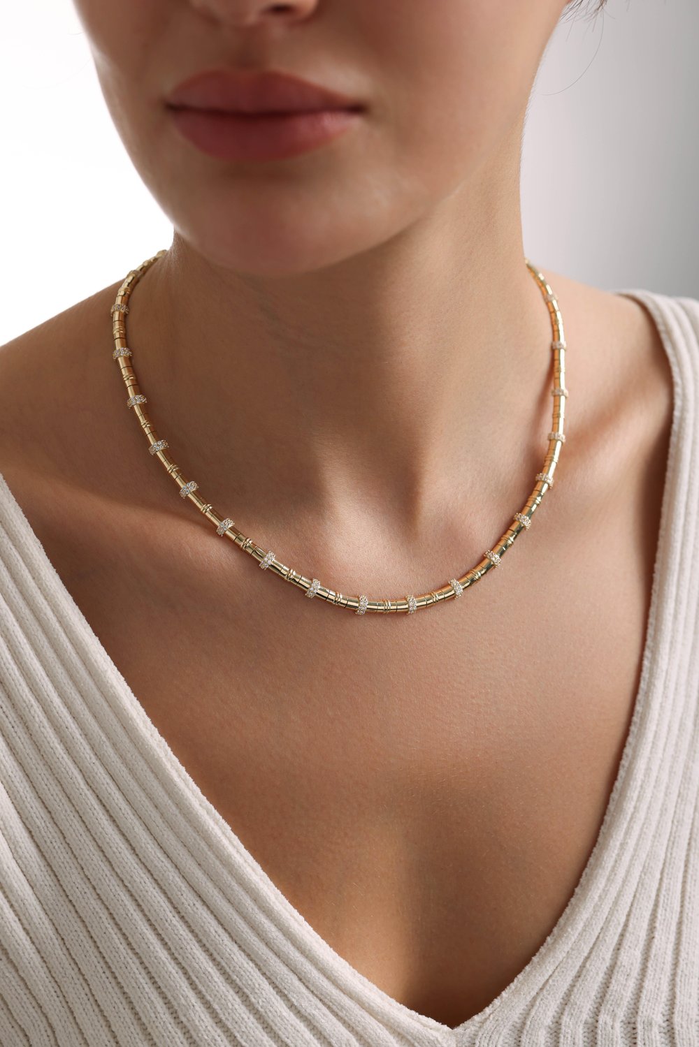 Eleganza Bianca Necklace