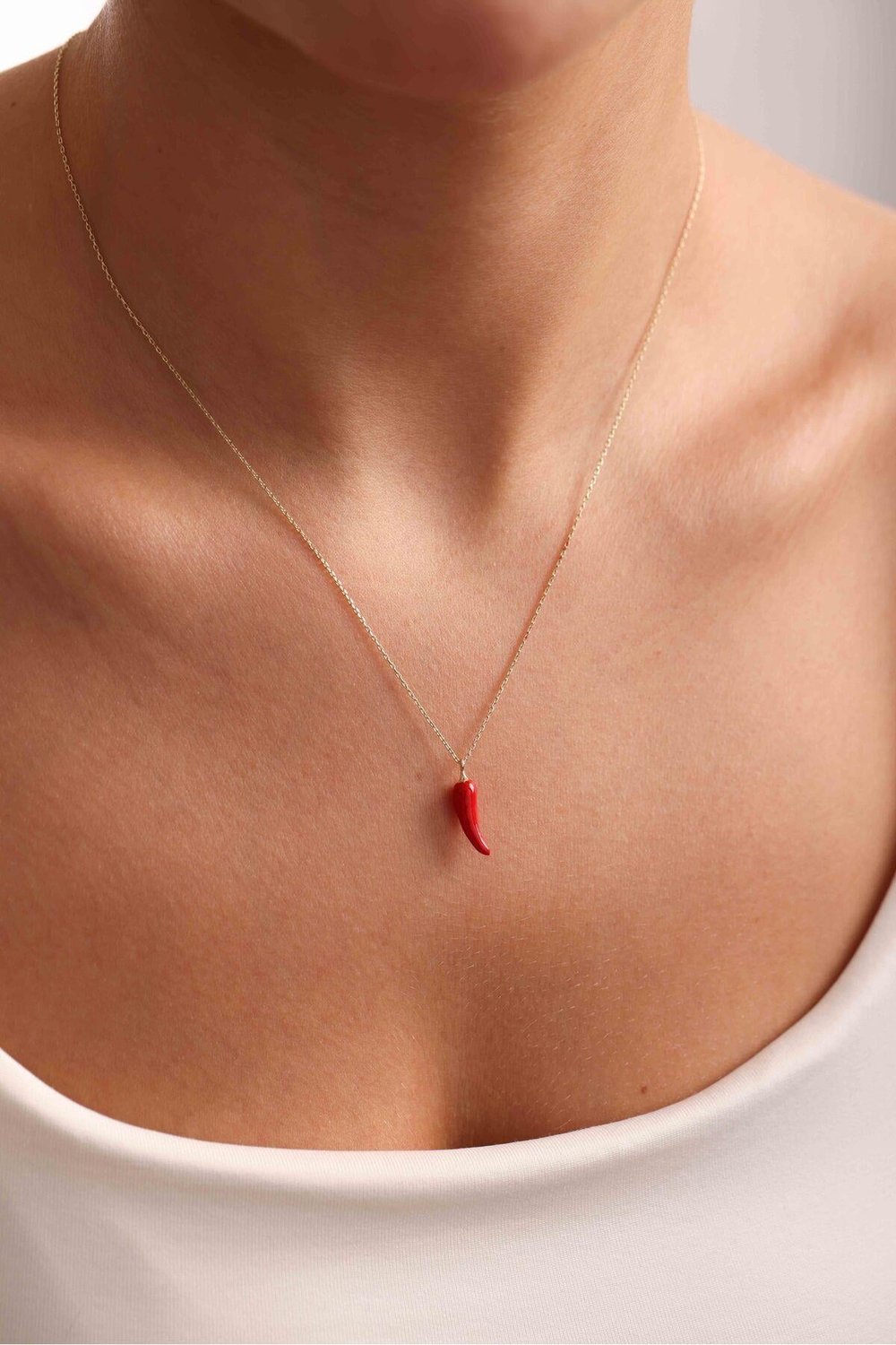 Mineli Kırmızı Biber Şans Necklace