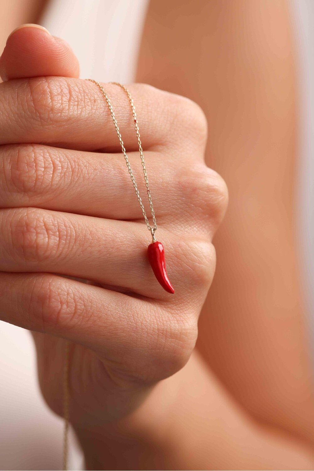 Mineli Kırmızı Biber Şans Necklace