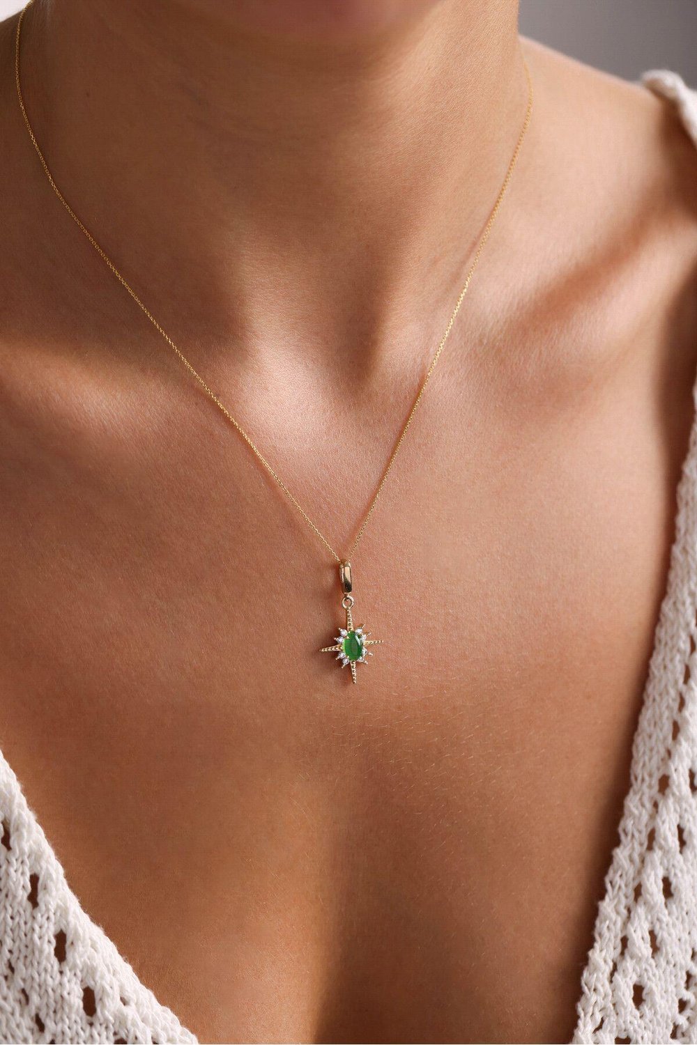 Yeşil Oval Stone Kutup Yıldızı Kilitli Charm Necklace 45 cm