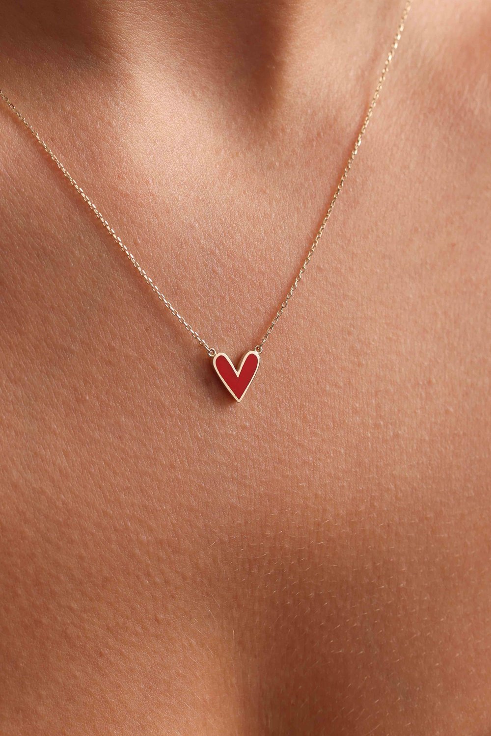 Kırmızı Mineli Dizayn Kalp Necklace