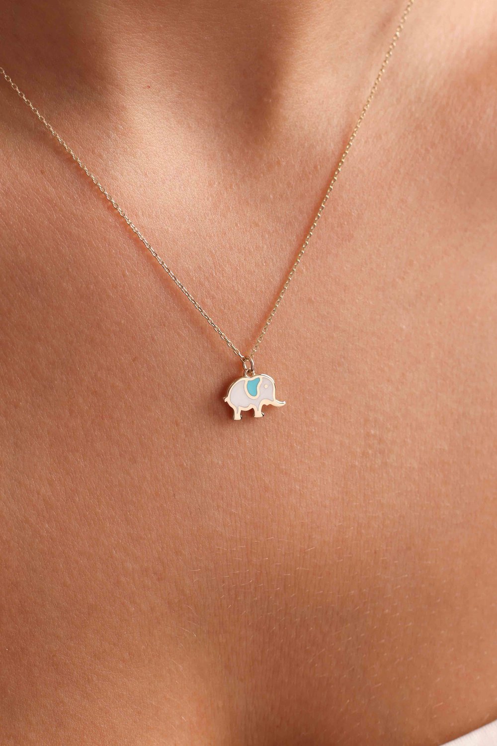 Mavi Beyaz Mineli Fil Necklace