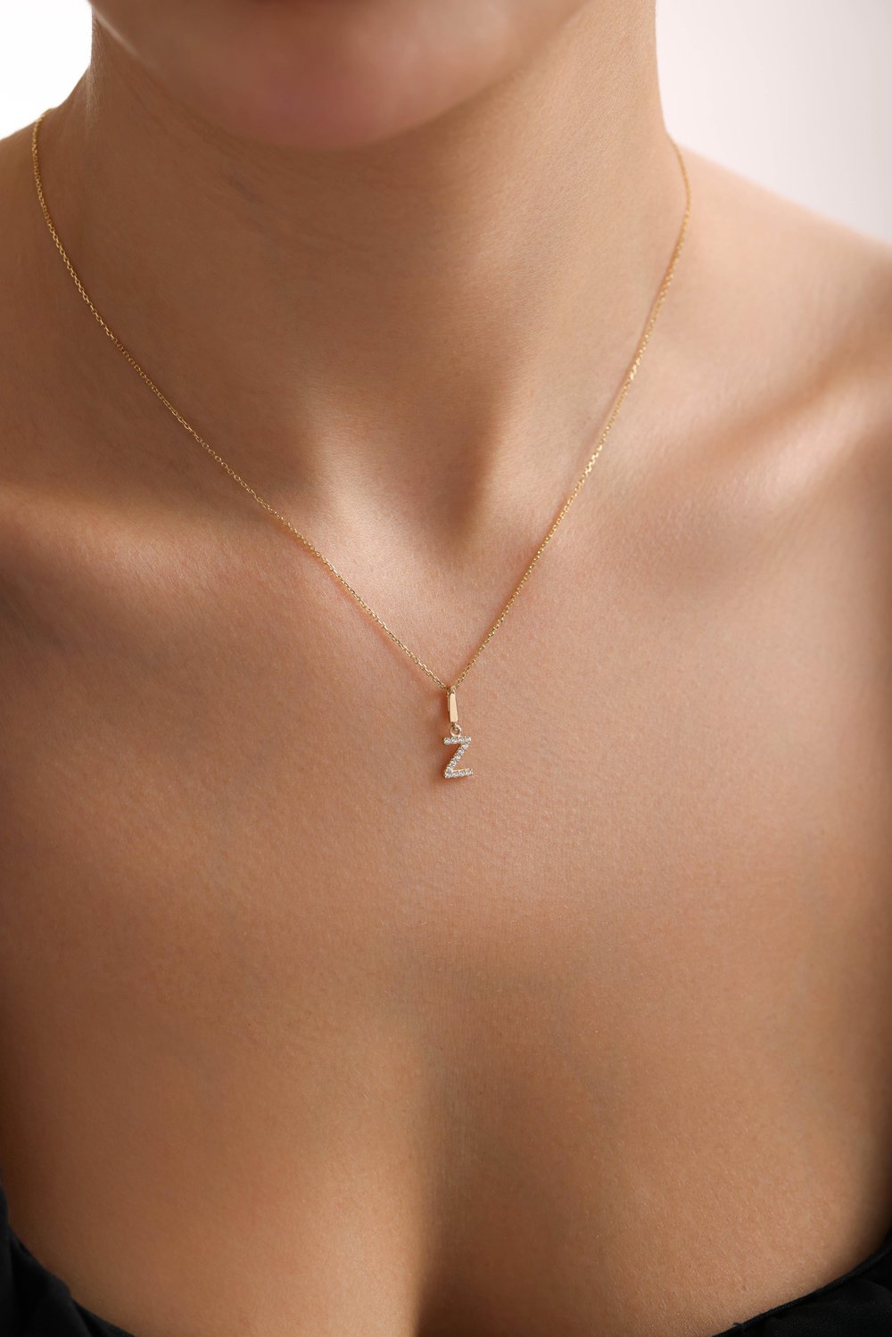 Taşlı Z Harf Kilitli Charm Kolye